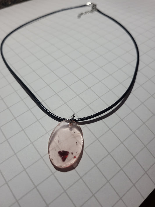 Collier Médaillon en Résine Rose et Rouge